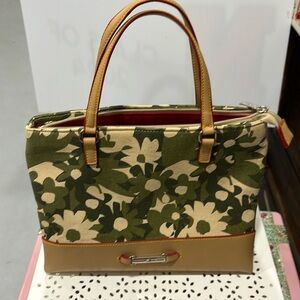 Tommy Hilfiger camo floral purse